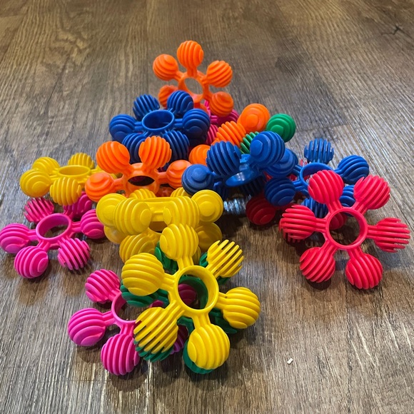 Discovery Toys Other - Vintage 90’s Discovery Bright Builders Sensory Toy 19 count